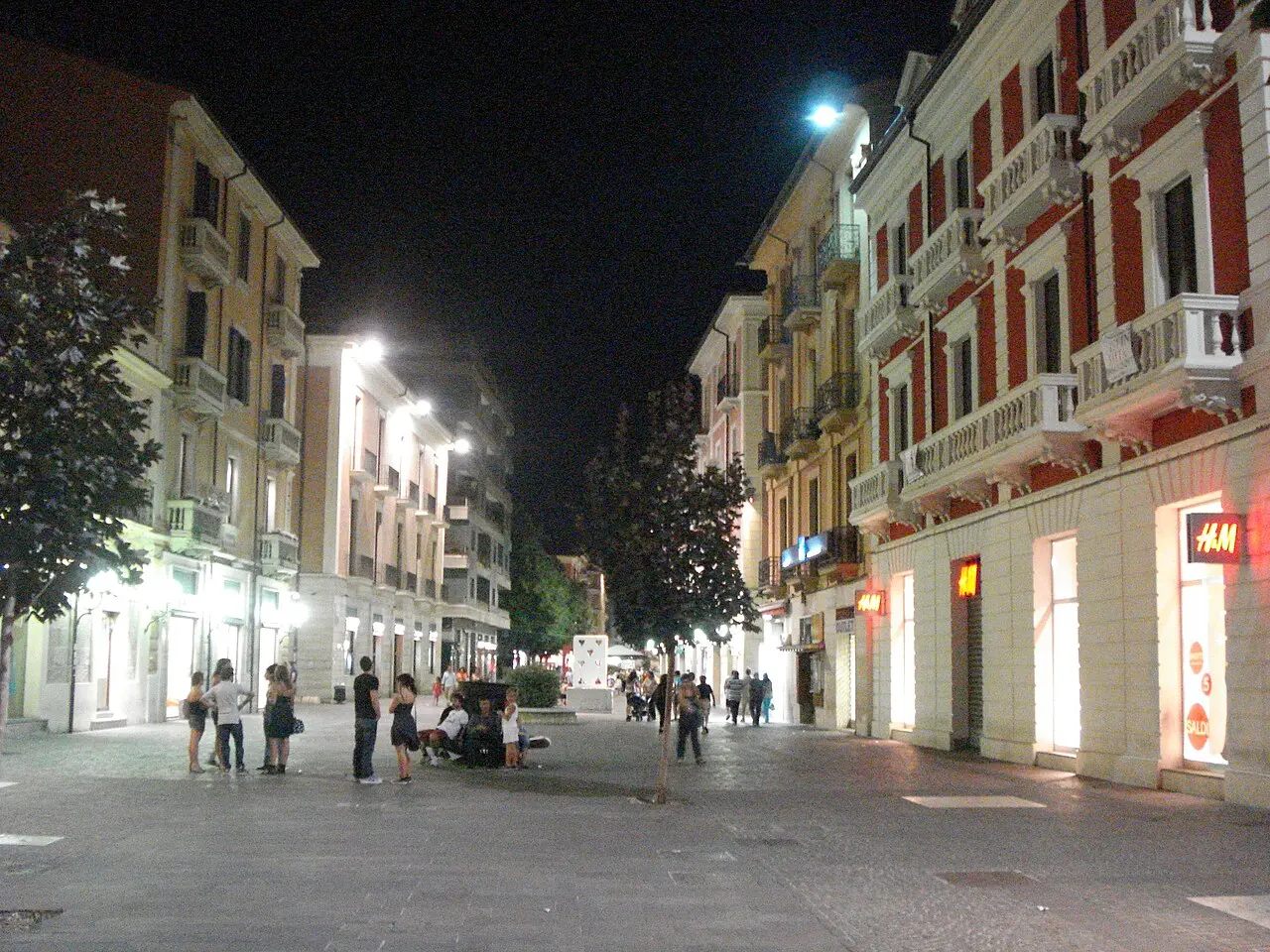 Cosenza,\u00A01.3 milioni per l’efficientamento energetico dell’illuminazione di Corso Mazzini
