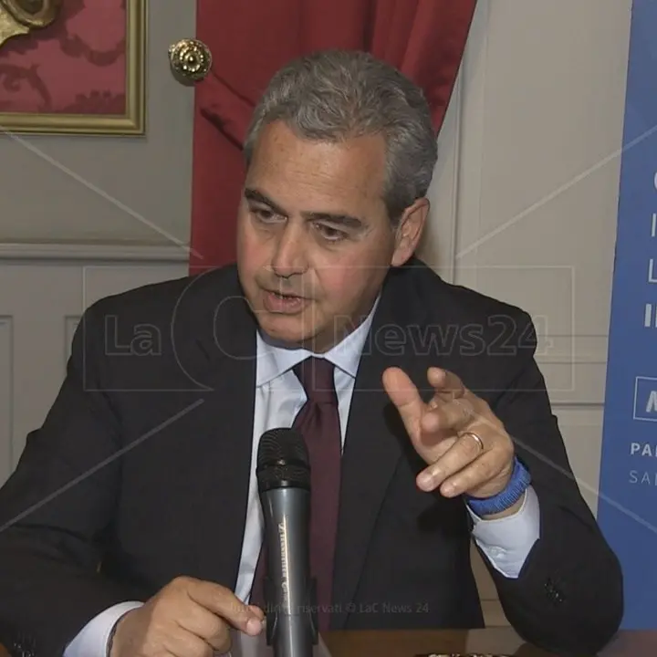 Un falso profilo Facebook di Pietropaolo promette finanziamenti europei: «A rischio cittadini e istituzioni»\n