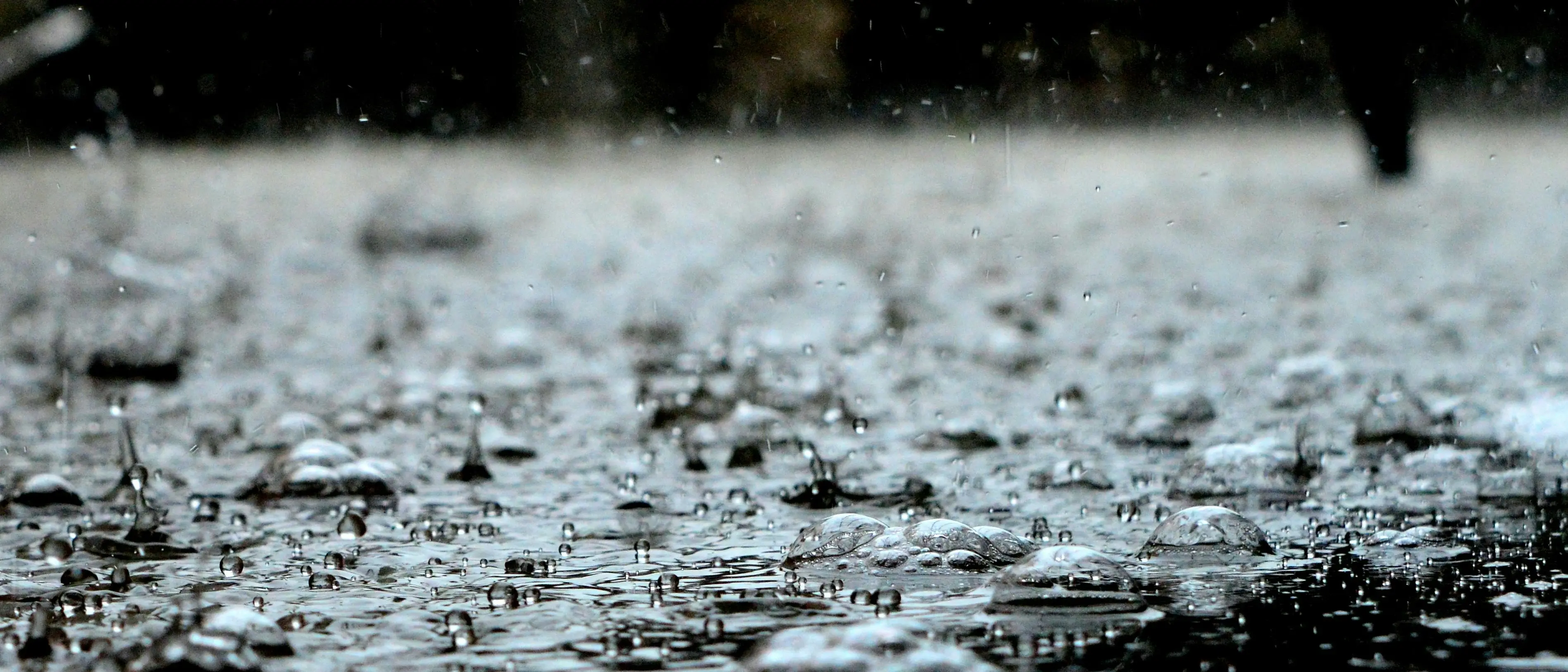 Arriva l’autunno in Calabria e porta la pioggia: allerta gialla lungo la fascia jonica\n