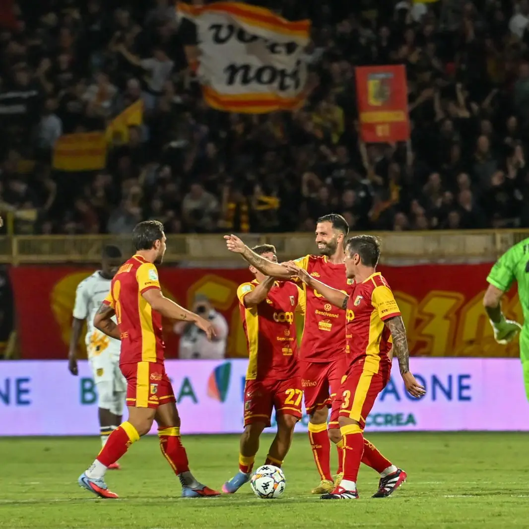 Catanzaro-Juve Stabia: un altro rocambolesco pareggio per le Aquile, il quinto di fila. Finale 2-2\n