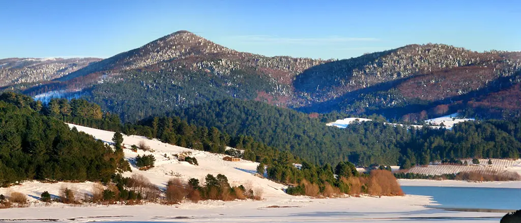 Un assessore con deleghe a montagna e parchi, le proposte dell’Uncem ai candidati: «Così combattiamo anche lo spopolamento»\n