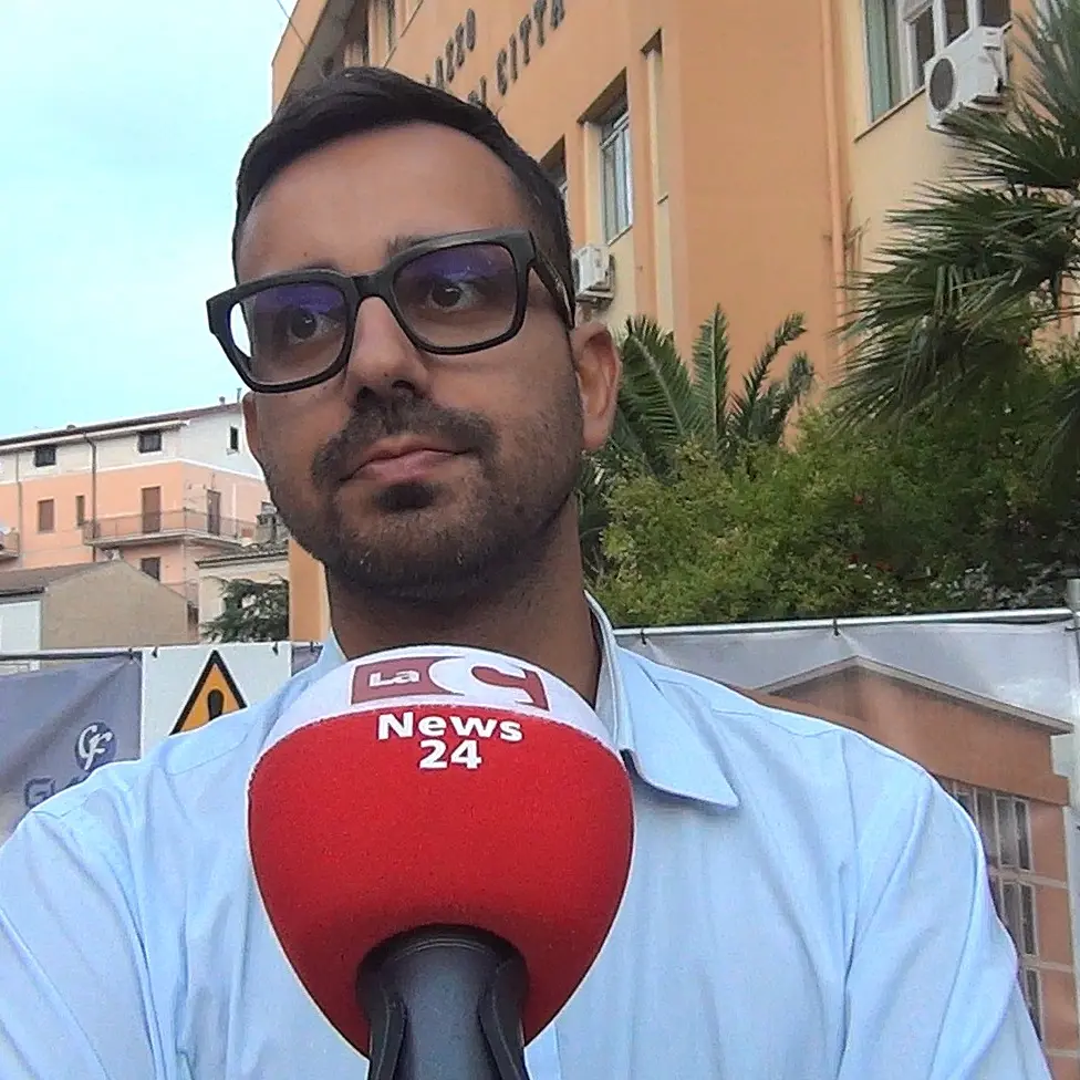 Cassano, apre punto d’ascolto M5s. Tavernise attacca sui\u00A0Centri per l'impiego: «Vorrei sapere cosa fanno i 470 assunti\u00A0da Occhiuto»\n