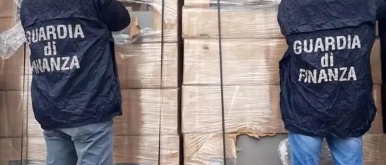A Cassino\u00A0scoperta la più grande fabbrica clandestina di sigarette mai trovata in Italia\n