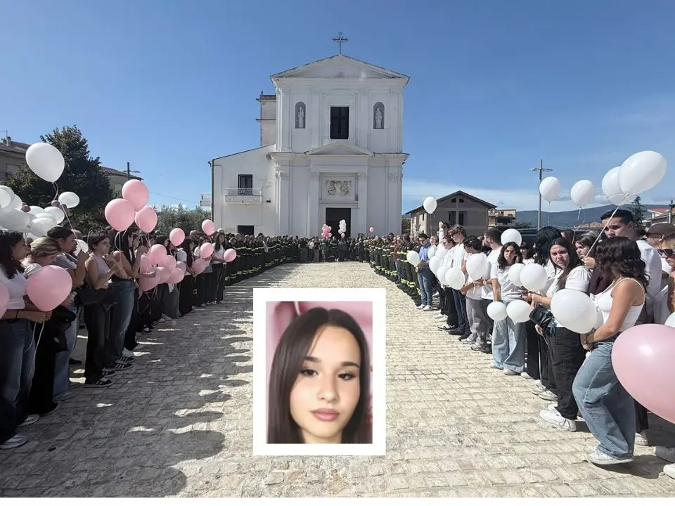 Isabel muore a 16 anni, la denuncia della sorella contro i «ritardi sanitari»