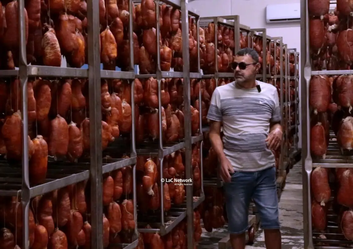 Il ritorno alla vita dopo l’esplosione, a LaC Storie la rinascita dell’imprenditore della ‘nduja Francesco Fiamingo