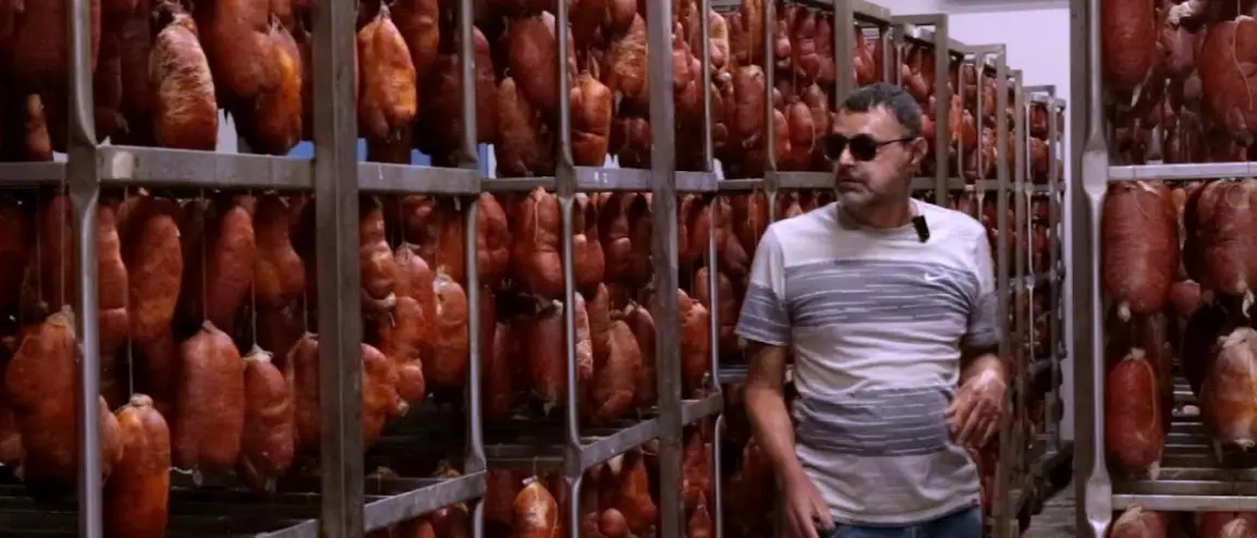 Il ritorno alla vita dopo l’esplosione, a LaC Storie la rinascita dell’imprenditore della ‘nduja Francesco Fiamingo