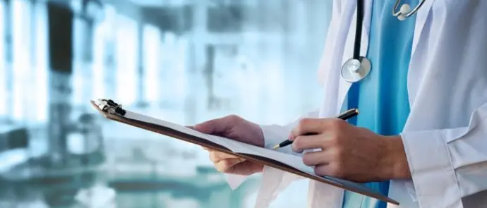 Lettera di un giovane medico al futuro presidente della Regione:\u00A0«I calabresi non siano martiri del servizio sanitario»\n