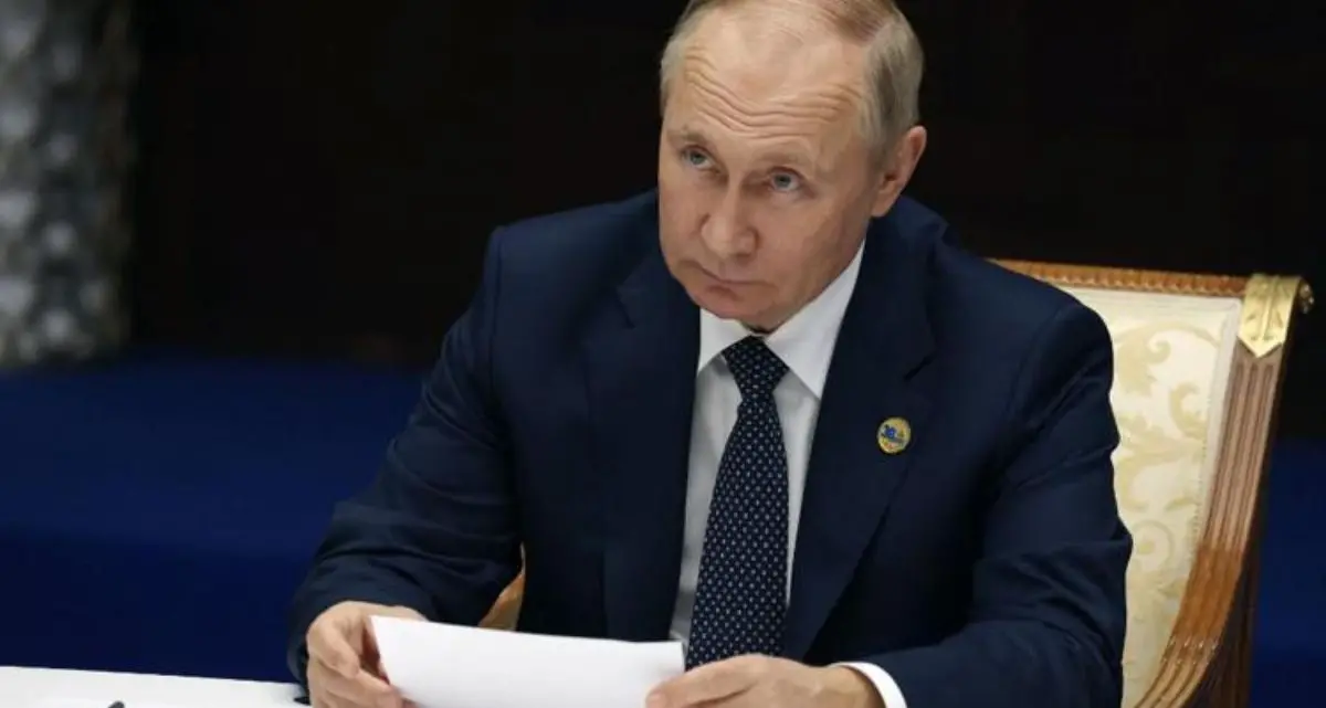 La Russia di Putin non è più la potenza invincibile che il mondo conosceva: è un gigante ferito, sull’orlo della resa economica e politica