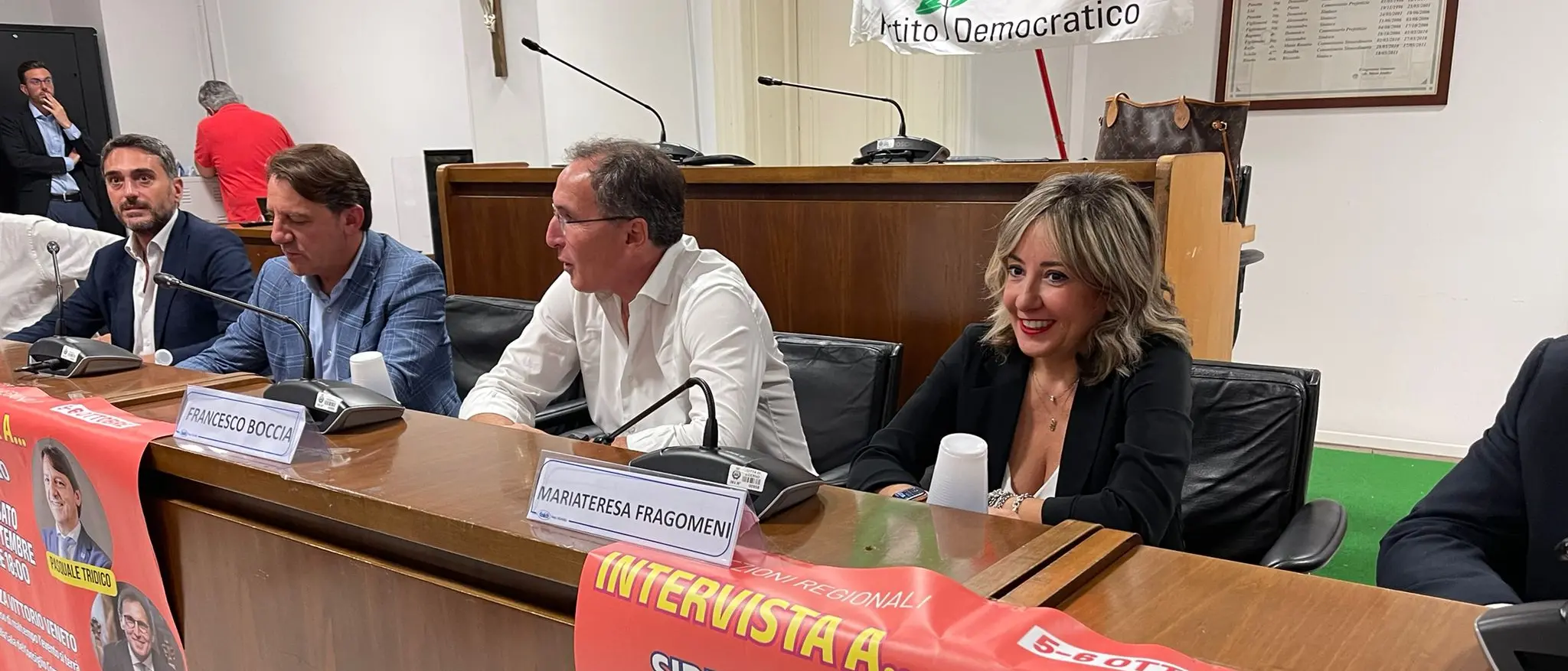 Elezioni, Boccia a Siderno: «Occhiuto promette 500 euro? È un insulto alla Calabria»\n