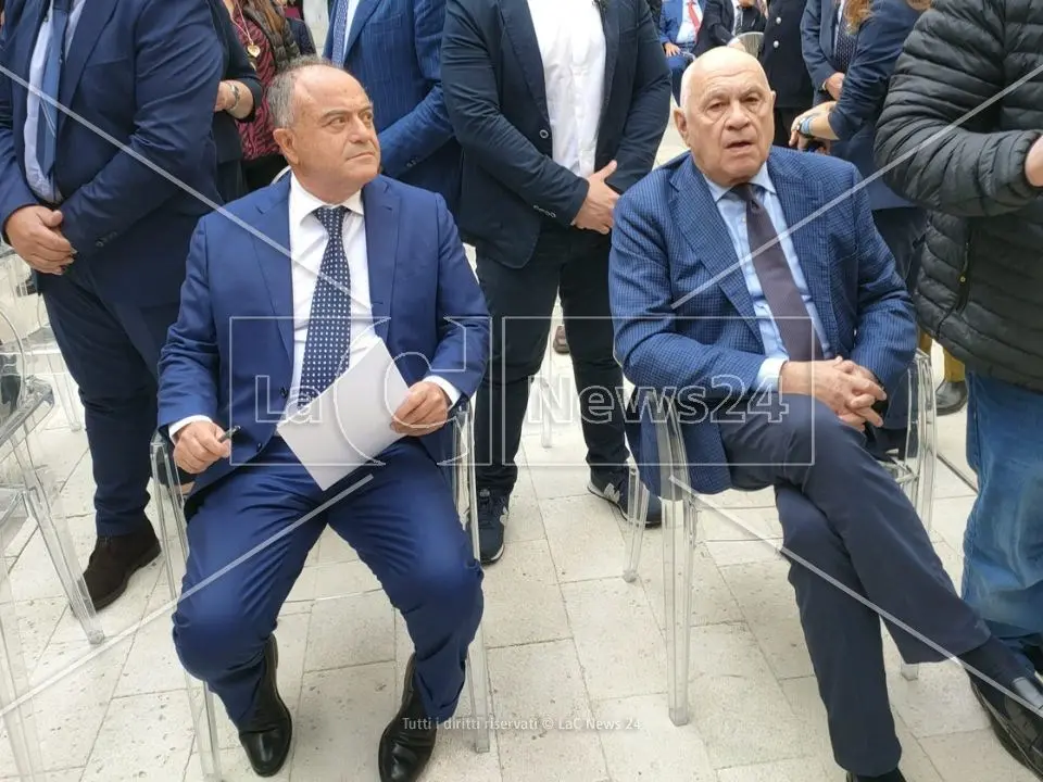 “Lezioni di mafie” accende gli attacchi contro Gratteri: tra interrogazioni parlamentari e frecciatine dal congresso delle Camere penali