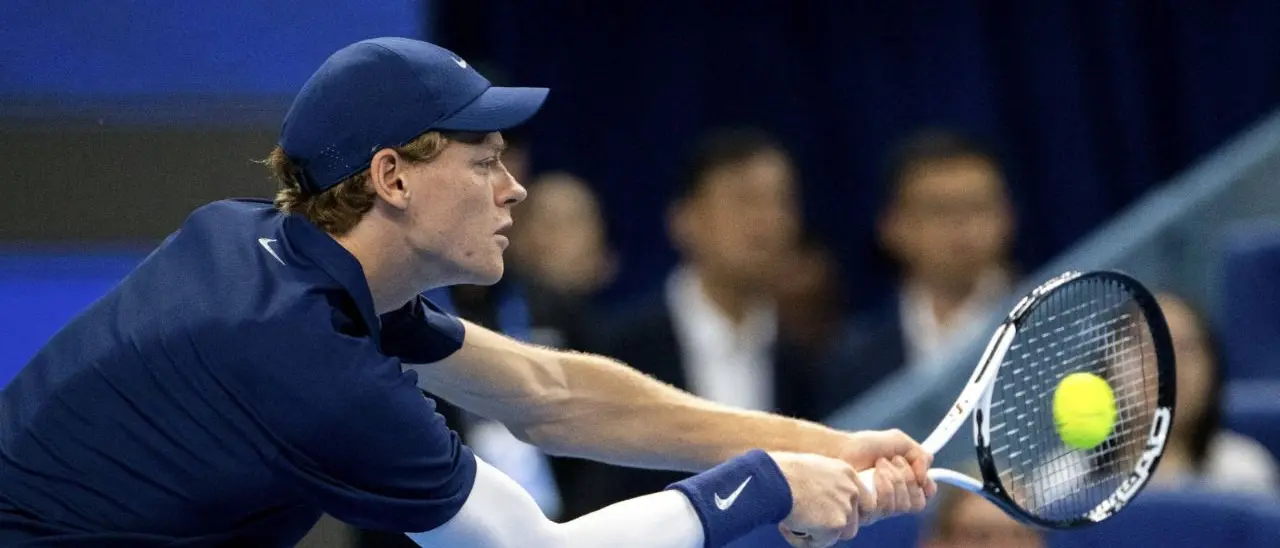 Tennis, Sinner “abbatte” Marozsan e vola in semifinale ai Cina Open\n