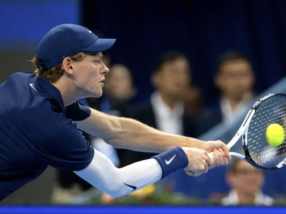 Tennis, Sinner “abbatte” Marozsan e vola in semifinale ai Cina Open