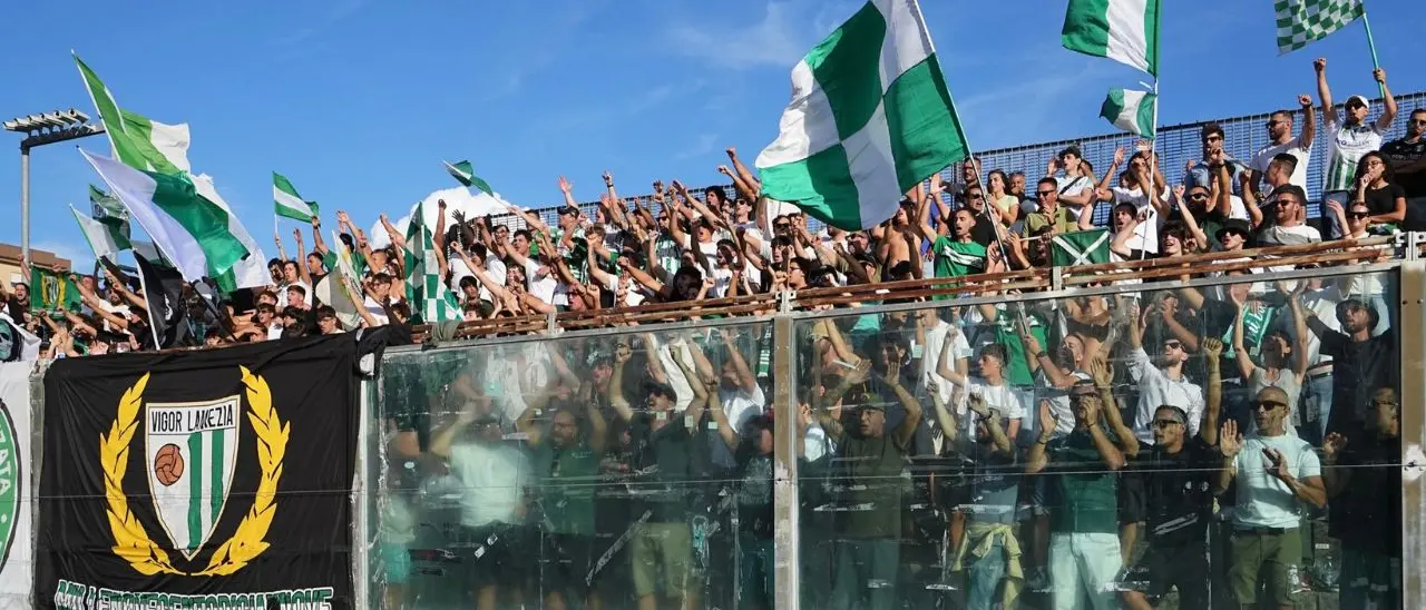 Vigor Lamezia, il derby con il Sambiase finisce in bianco. Foglia Manzillo: «Rispetto a un mese fa, siamo nettamente migliorati»\n