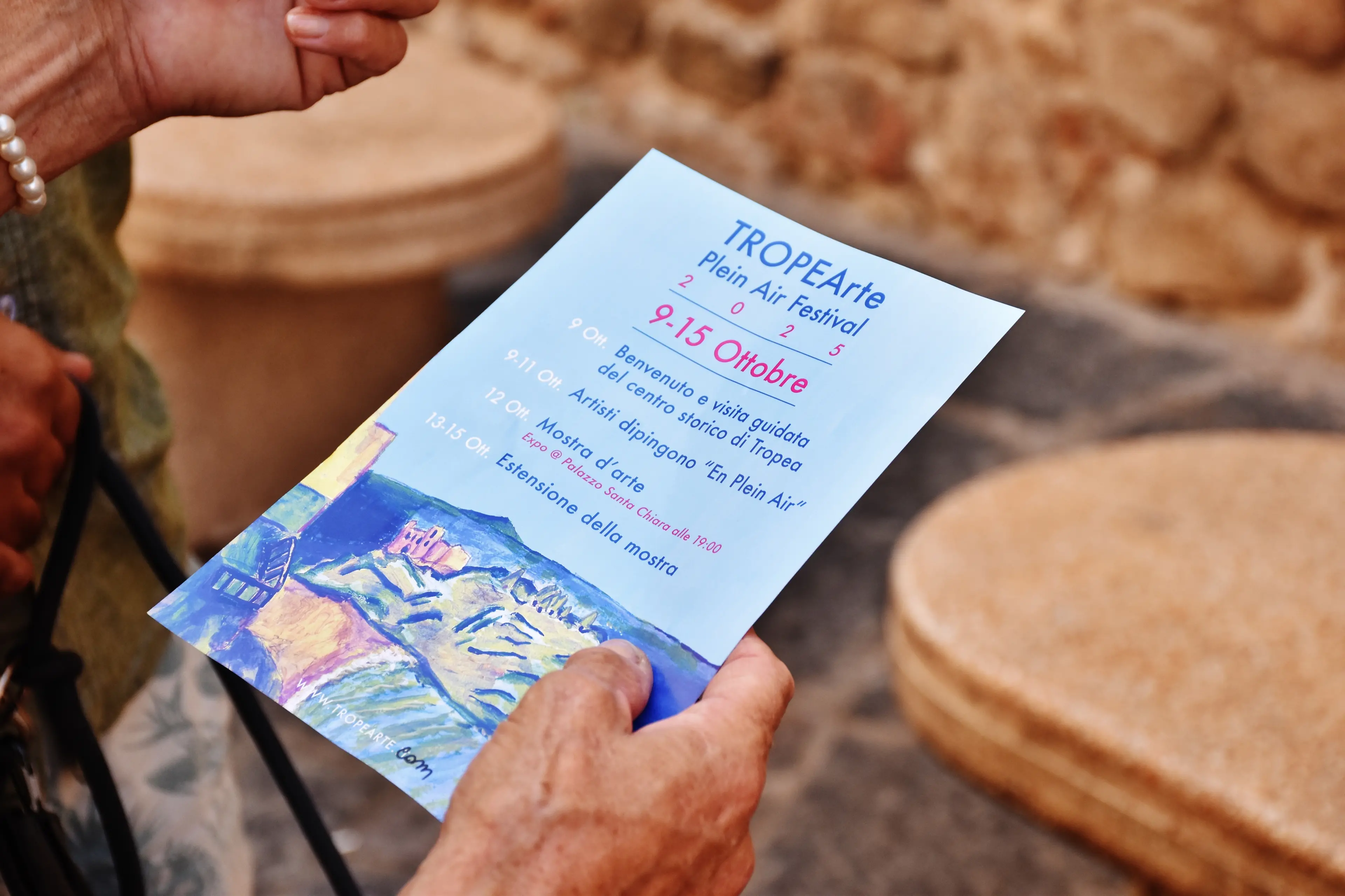 Colori, luci e visioni: torna il TropeArte con 60 artisti provenienti dalla Calabria e dal resto del mondo\n