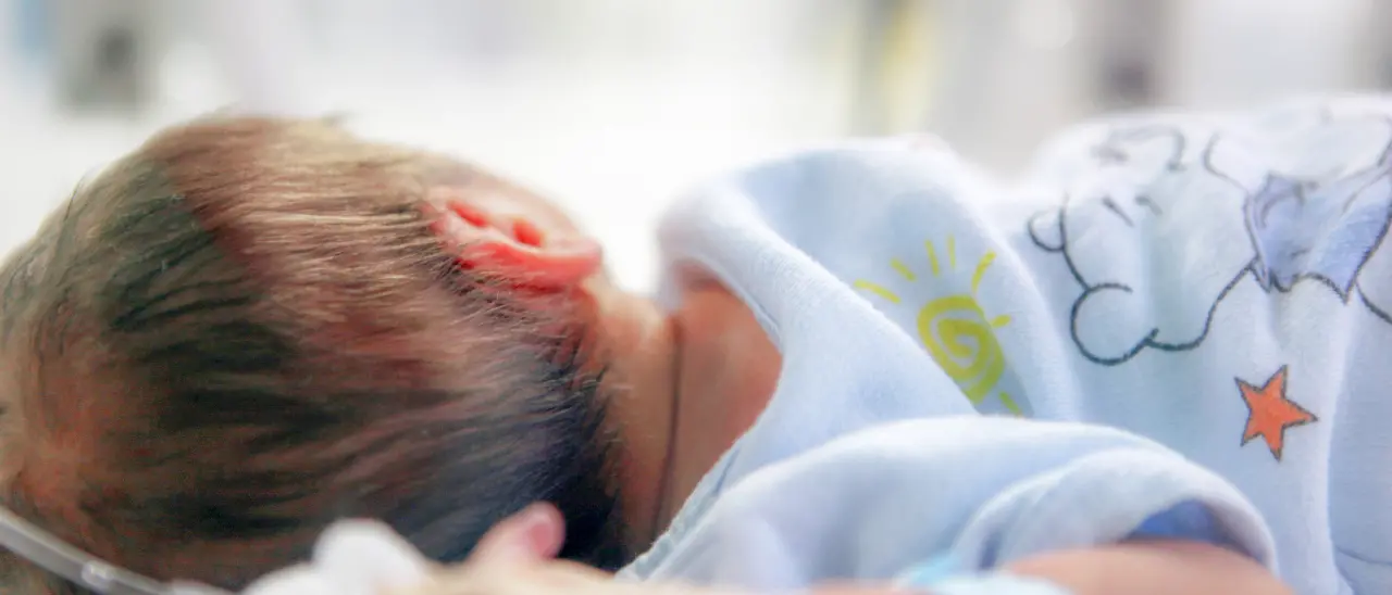 Gravi le condizioni del bimbo vibonese di 4 mesi ricoverato a Cosenza: shock da disidratazione la possibile causa del malore\n