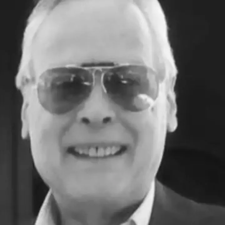 Cosenza piange la scomparsa del giornalista Rai Santi Trimboli\n