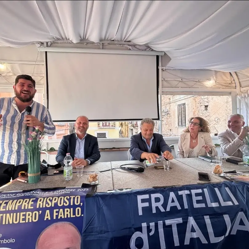 L’adunata di Fratelli d’Italia a Nicotera: «Noi protagonisti\u00A0per i prossimi cinque anni in Calabria»\n