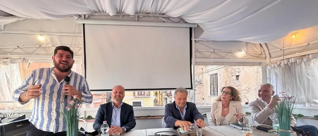 L’adunata di Fratelli d’Italia a Nicotera: «Noi protagonisti\u00A0per i prossimi cinque anni in Calabria»\n