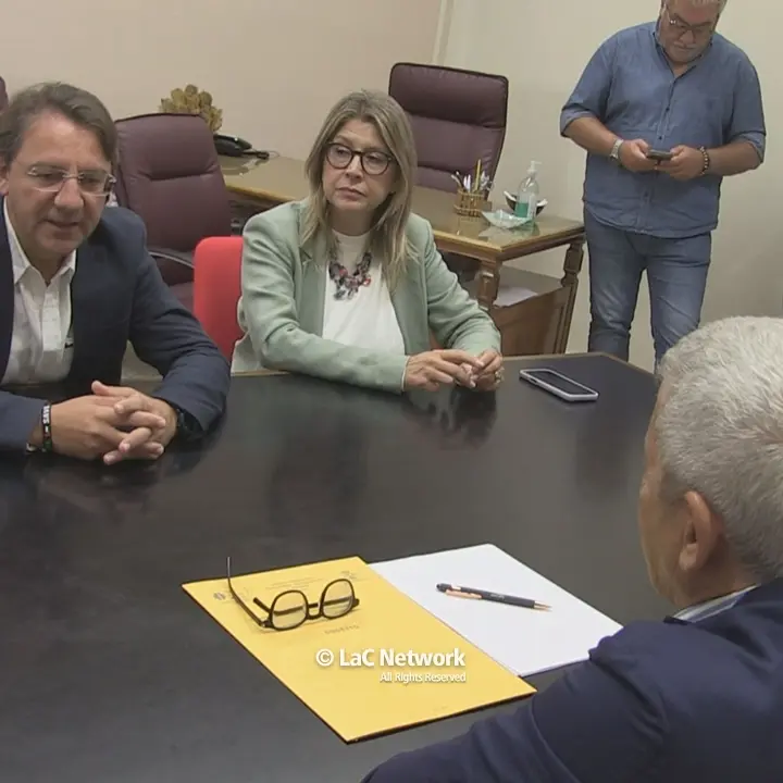 Pasquale Tridico in visita all’Annunziata. «Ok al\u00A0policlinico ma Cosenza non può perdere l’ospedale» | VIDEO\n