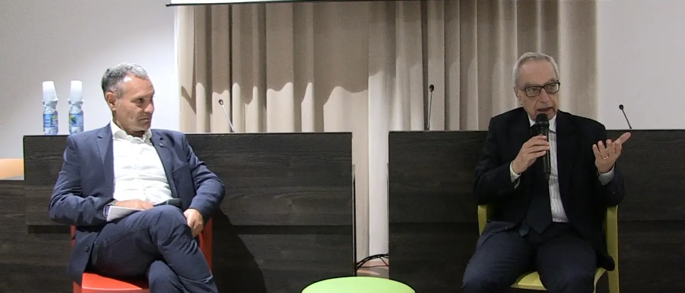 A Pizzo la prima edizione del Festival del Pensiero: «L’approccio critico\u00A0per uscire dal gregge»\n