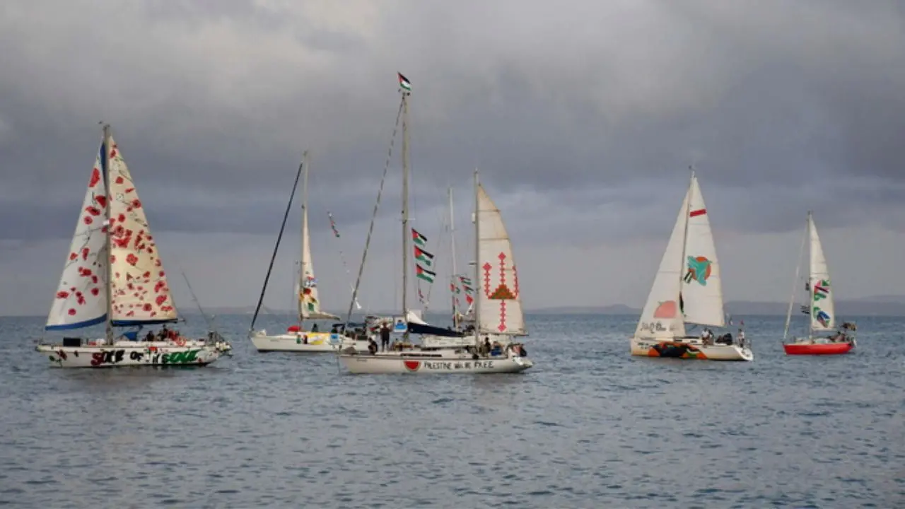 Medio Oriente, la\u00A0Flotilla in serata entra nella zona a rischio: la nave della Marina tornerà indietro\n