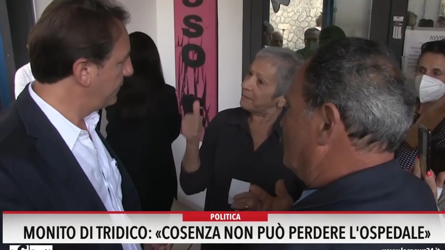 Monito di Tridico: «Cosenza non può perdere l'ospedale»