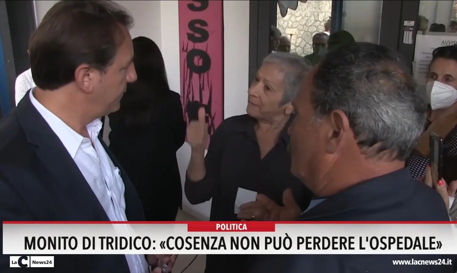 Monito di Tridico: «Cosenza non può perdere l'ospedale»