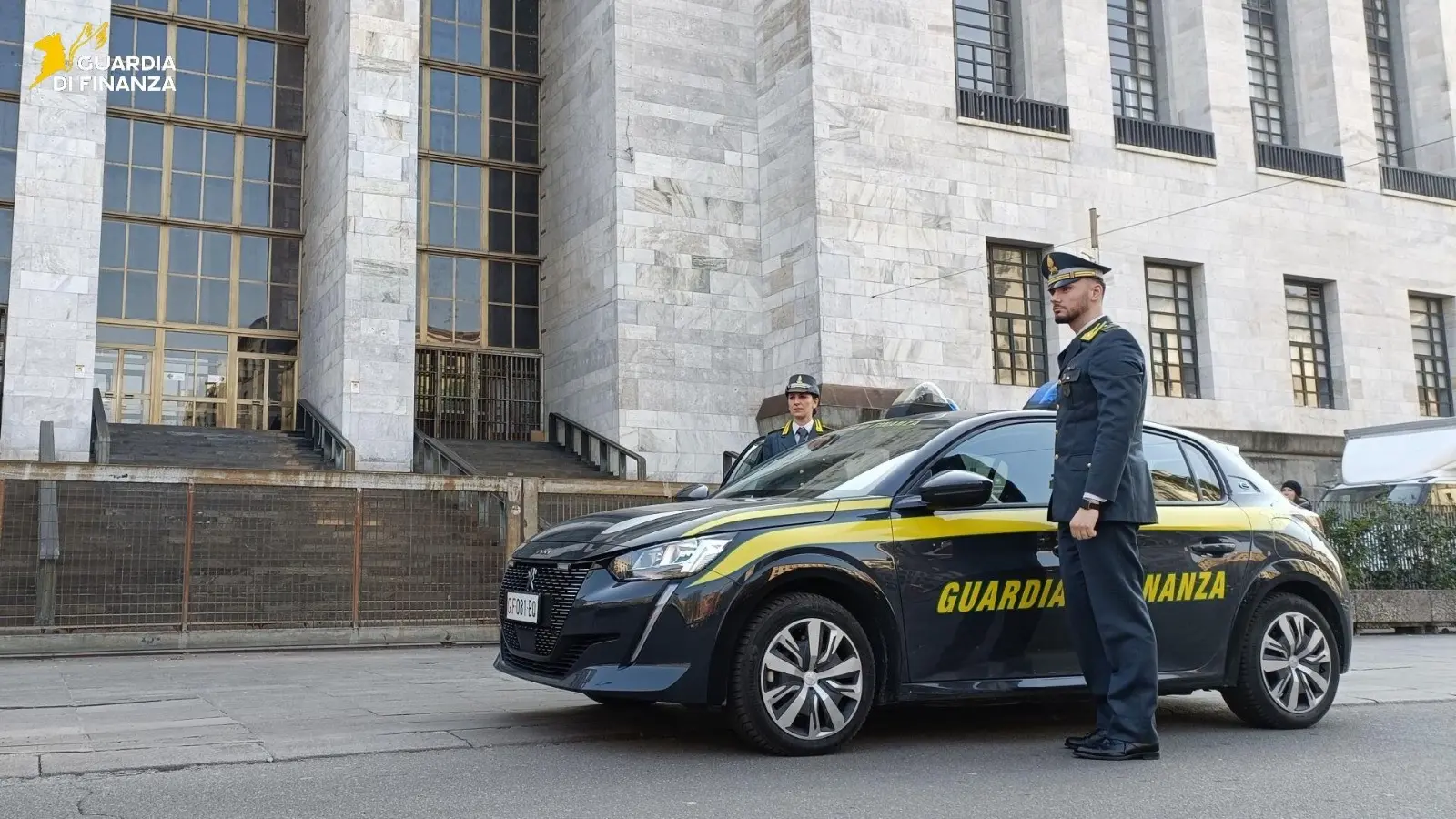 Reati finanziari per agevolare le cosche Accorinti-Melluso e Mancuso: latitante arrestato a Roma dopo l’estradizione da Dubai