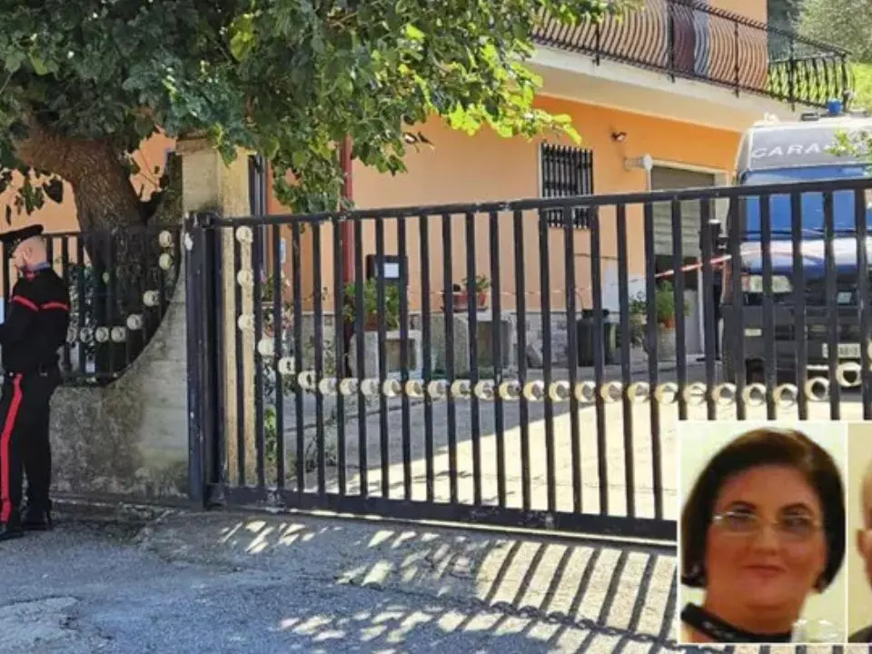 Donna uccisa a colpi di pietra nel Beneventano, fermato il marito. Trovato morto in auto uno dei figli, l'altro è grave in ospedale