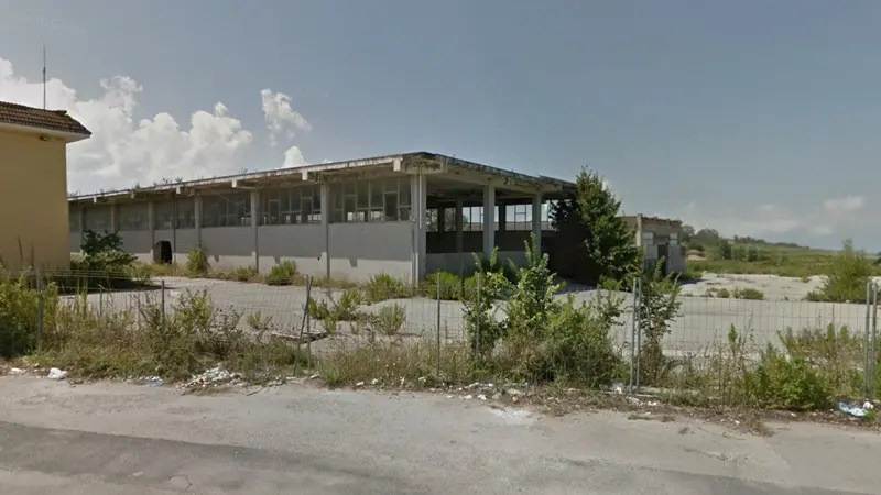 <p>Gli ex Mercati generali di Vibo</p>\\n