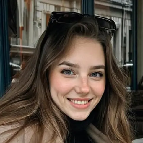 Hollywood trema: arriva Tilly Norwood, la prima attrice creata con l’intelligenza artificiale\n