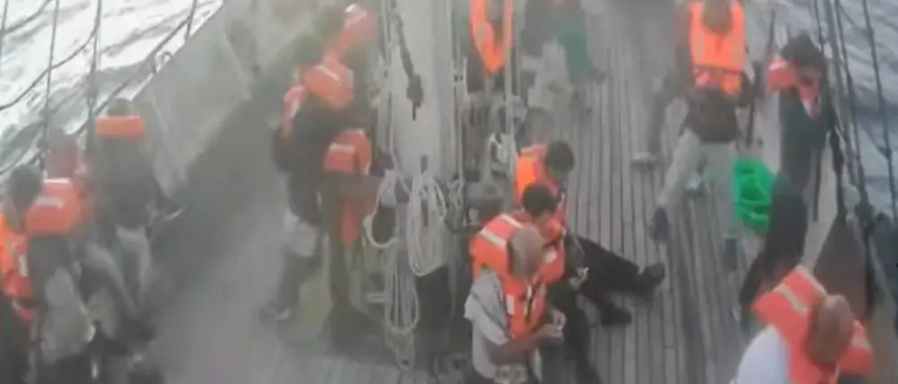 La Flotilla nella zona ad alto rischio, le barche in navigazione verso Gaza. Scuderi (Avs): «Arriva l’esercito israeliano»