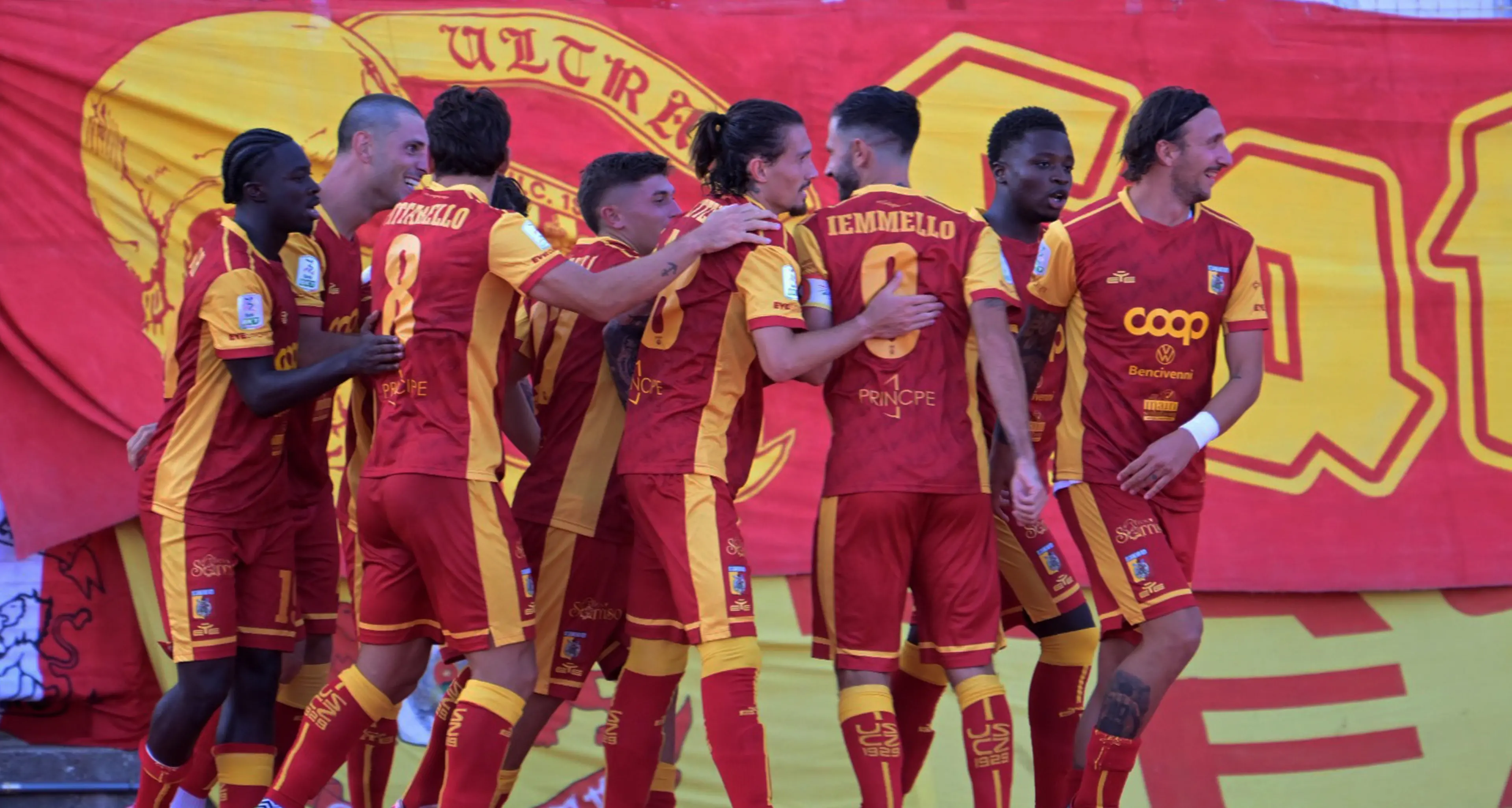 Verso Sampdoria-Catanzaro, i giallorossi cercano\u00A0il primo successo, blucerchiati\u00A0in difficoltà: probabili formazioni\n