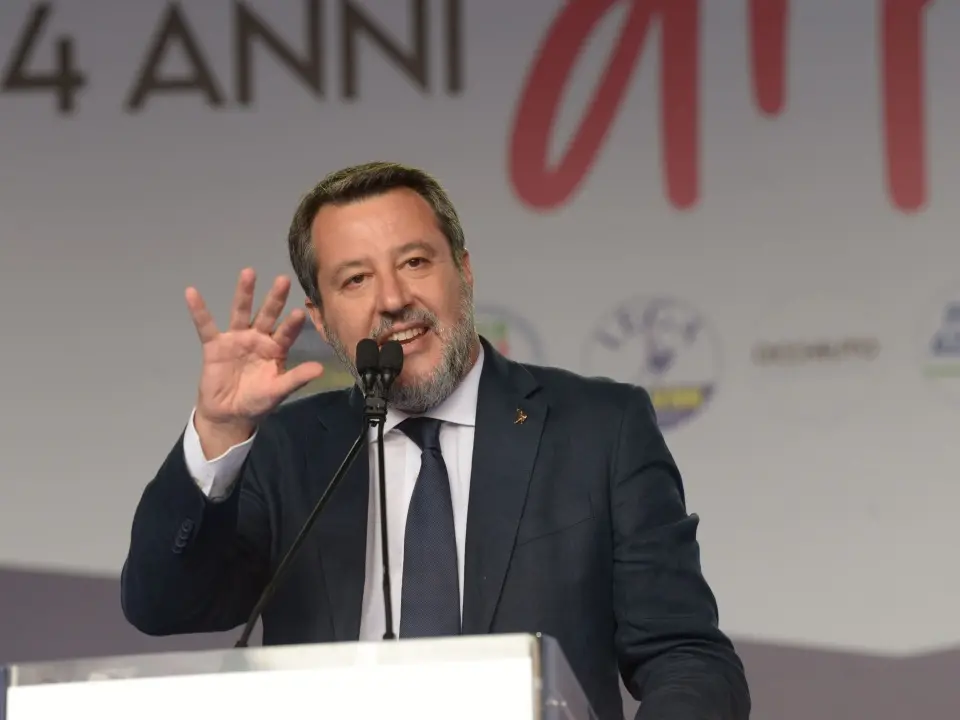 Infrastrutture, Salvini a Trebisacce: «Grazie al Ponte sullo Stretto, 106 e alta velocità fino a Reggio»