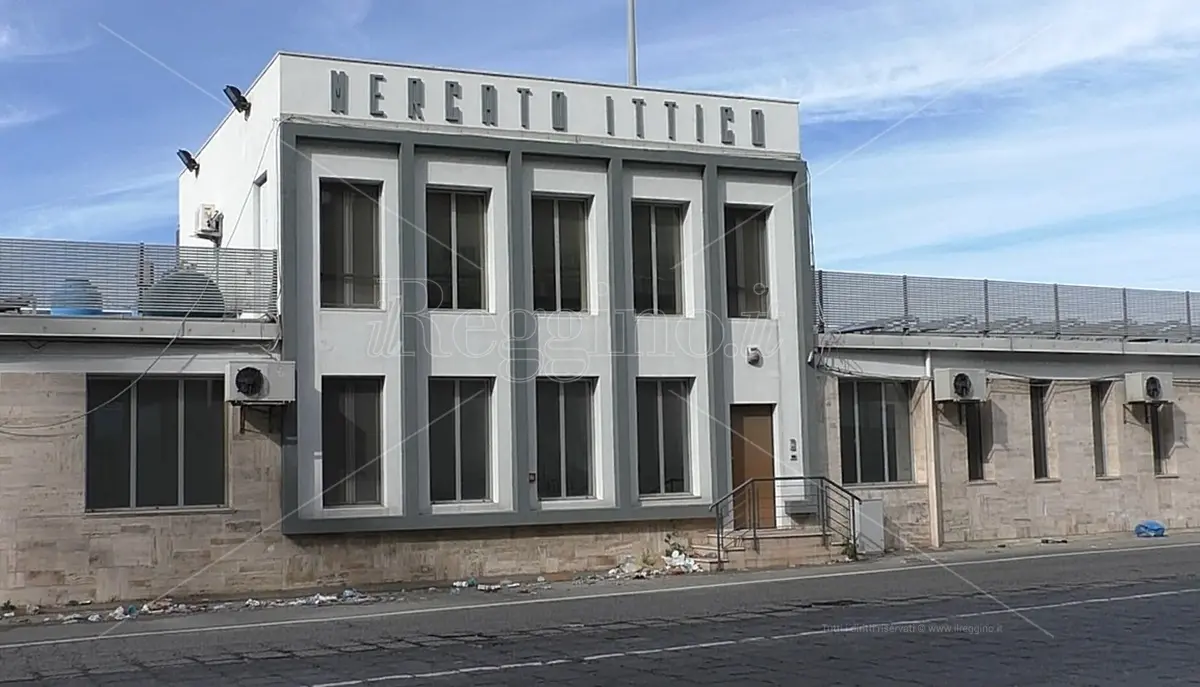 Mercato ittico a Reggio, c'è il bando per l'affidamento