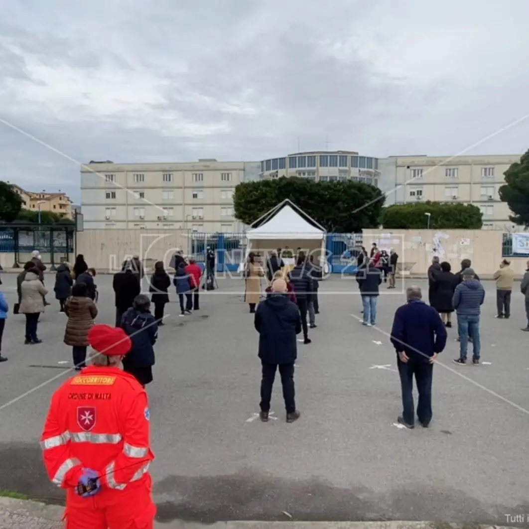 Siderno, per l'ex ospedale scende in campo il vescovo. «No allo spreco di risorse»