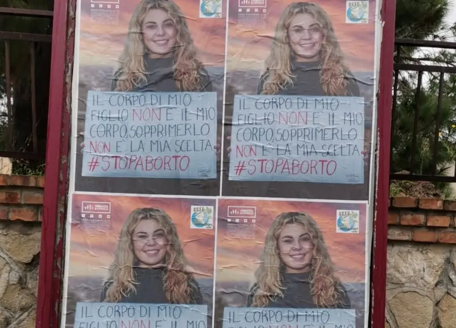 Caso manifesti, ProVita&Famiglia: «Agiremo per vie legali. Ora basta»