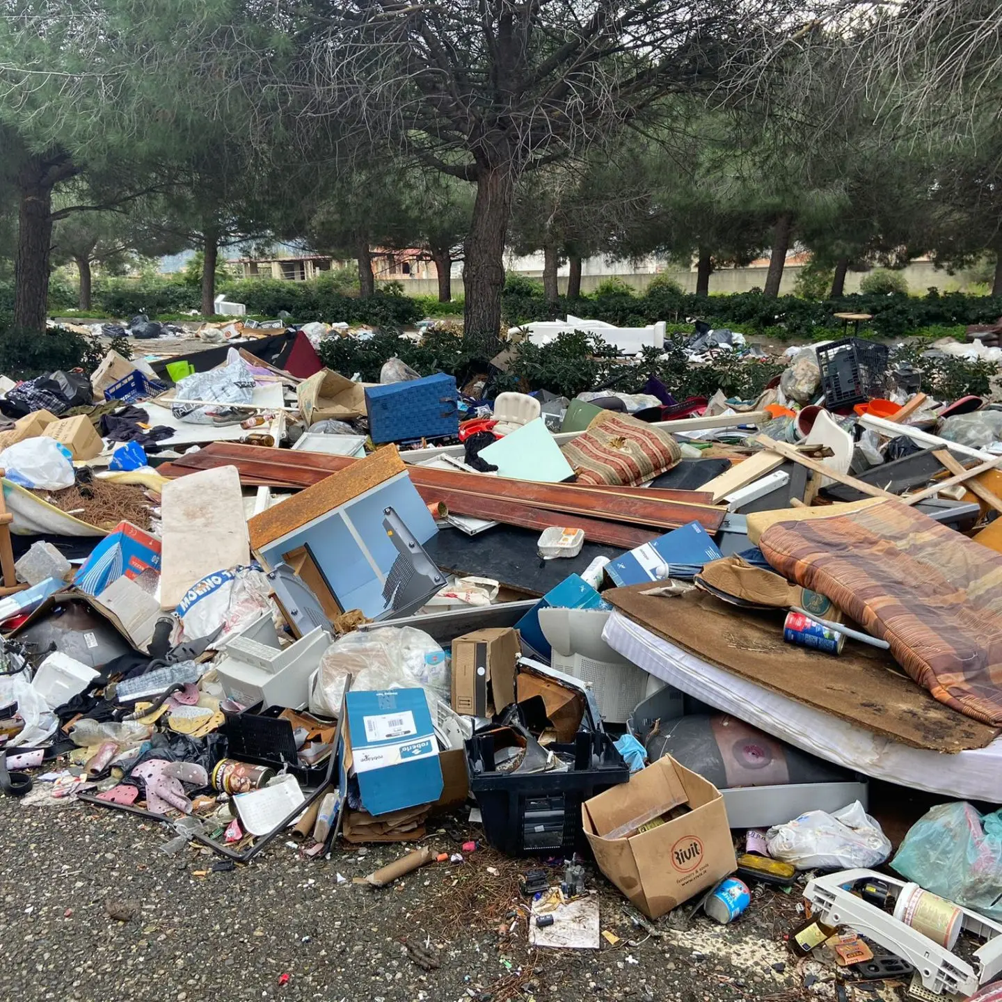 Condera, Camera: «Cimitero all'incuria e al degrado. Intervenire subito»