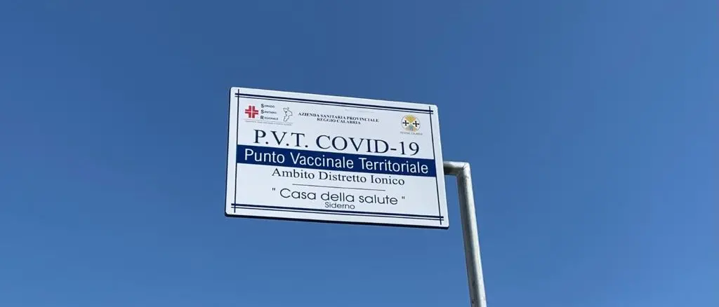 Vaccini a Siderno, prenotazioni in tilt. L'Asp corre ai ripari
