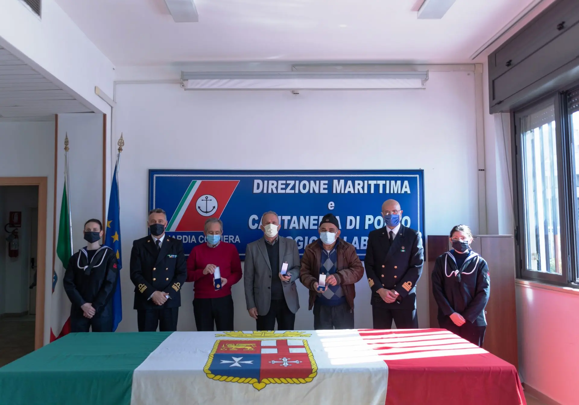 Guardia Costiera, consegnate le medaglie d'onore
