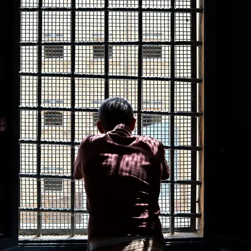 Carcere di Reggio Calabria, la denuncia del garante: «Detenuto psichiatrico abbandonato tra i propri escrementi»