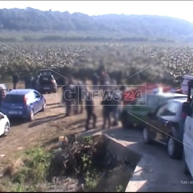 “La terra a chi la lavora”, la sfida dei braccianti migranti: l’inizio di un percorso alternativo allo sfruttamento