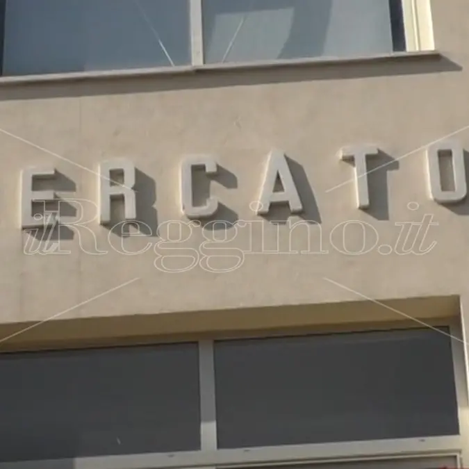 Mercato di via Filippini a Reggio, il Comune pubblica il nuovo bando