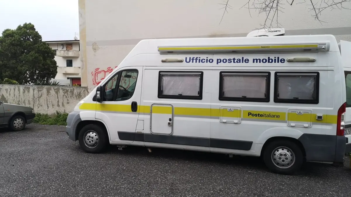 Chiusura ufficio postale mobile Saline Joniche, Poste Italiane: «Chiuso per motivi di sicurezza»