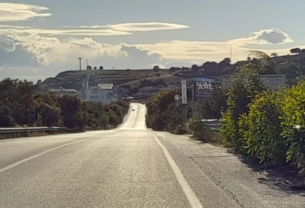 SS 106, la denuncia di \"Basta vittime\": «A Condofuri la vegetazione invade la strada»