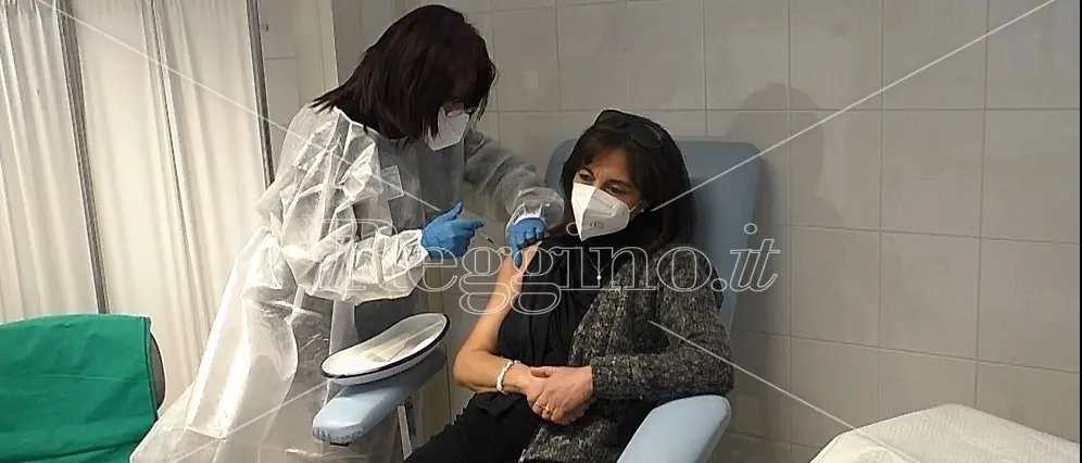 Covid, nella provincia di Reggio Calabria restano aperti 8 centri vaccinali