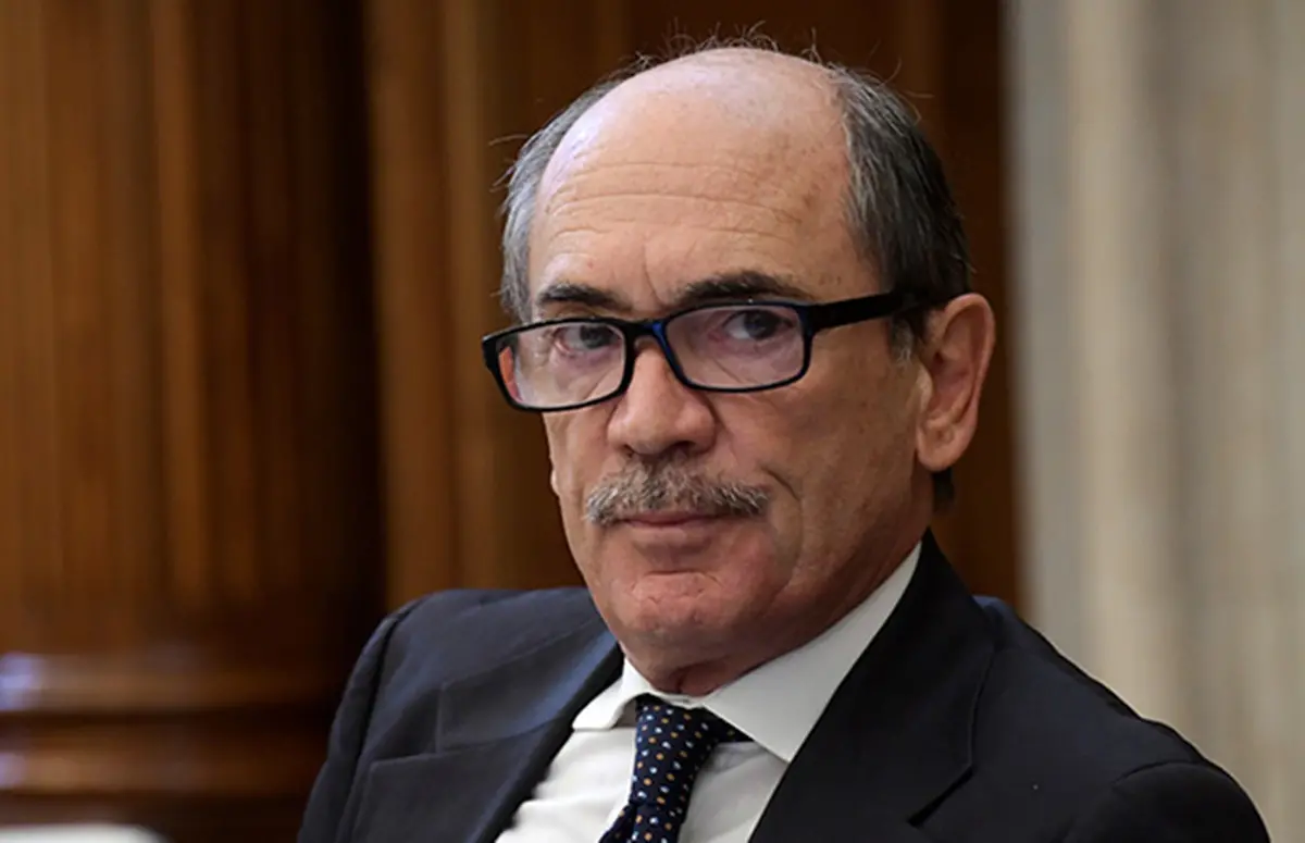 Cafiero de Raho non giocava a tennis con i reggini ma ora vuole il loro voto