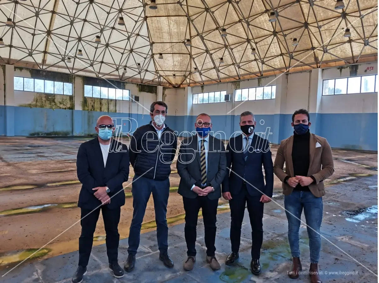 Taurianova, consegnati i lavori del Palazzetto dello sport