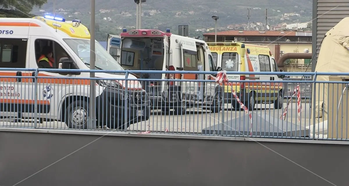 Cosenza, da ieri il 118 lavora con personale misto. Guccione: «Si rischia la paralisi»\n