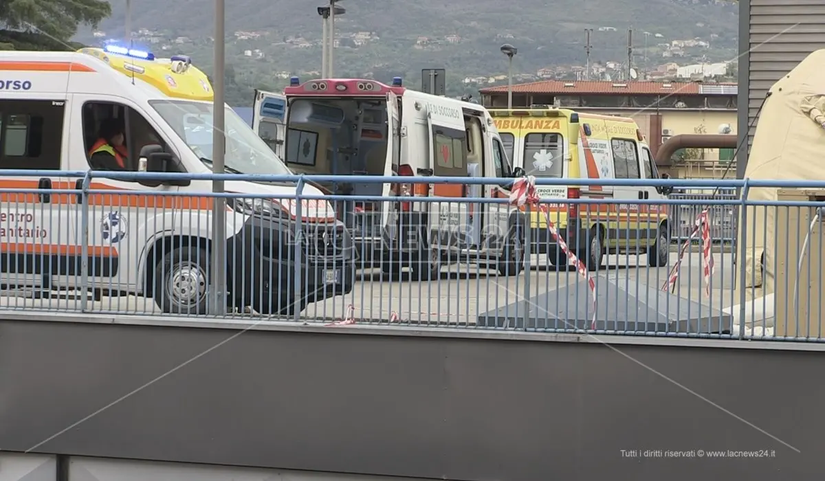 Cosenza, da ieri il 118 lavora con personale misto. Guccione: «Si rischia la paralisi»\n